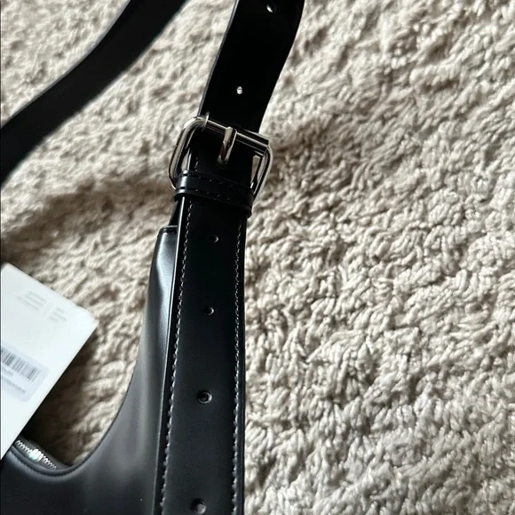 Oak and Fort Black Shoulder Bag - Picture 4 of 4